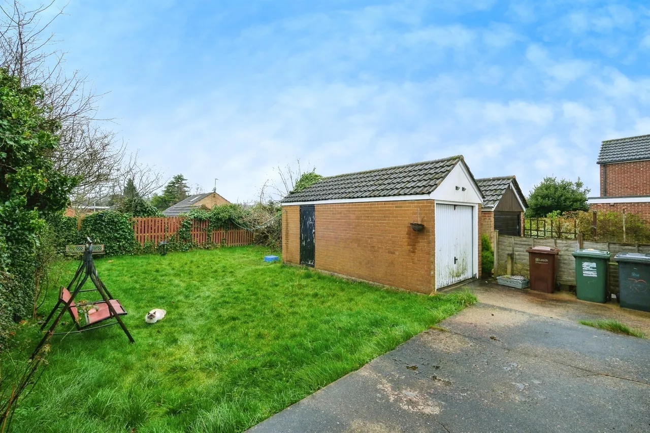 High Ash Crescent, Leeds, photo 2