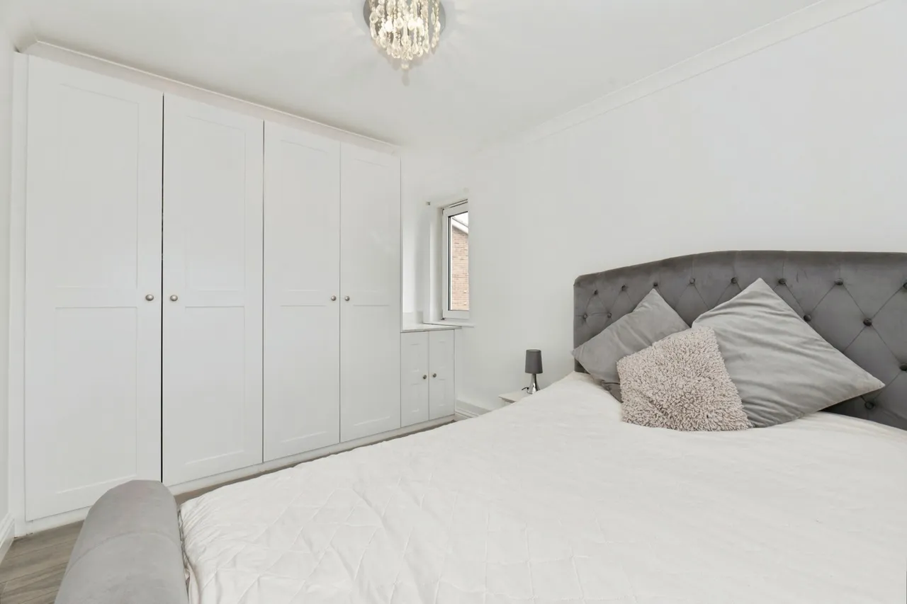 Farm Road, Esher, KT10, photo 6