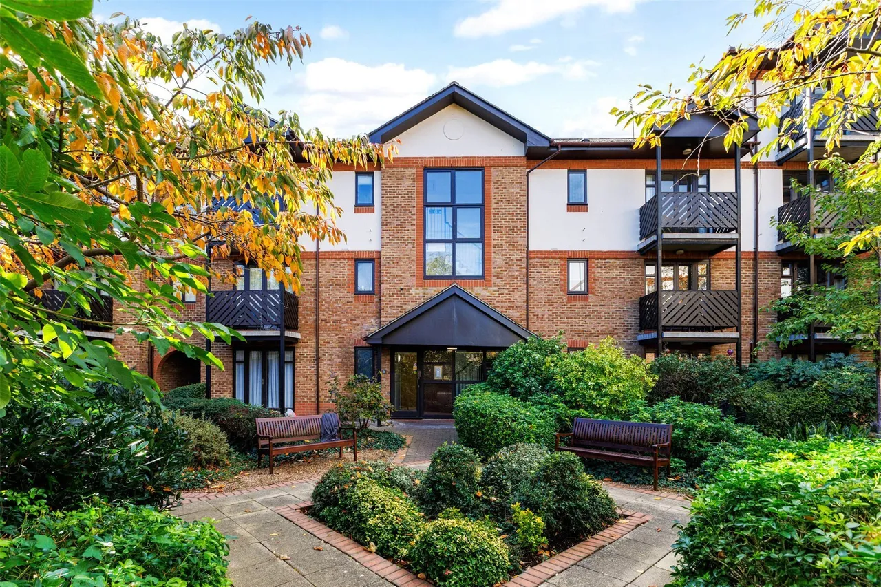 2 bed flat to rent — Lichfield Gardens, Richmond, TW9