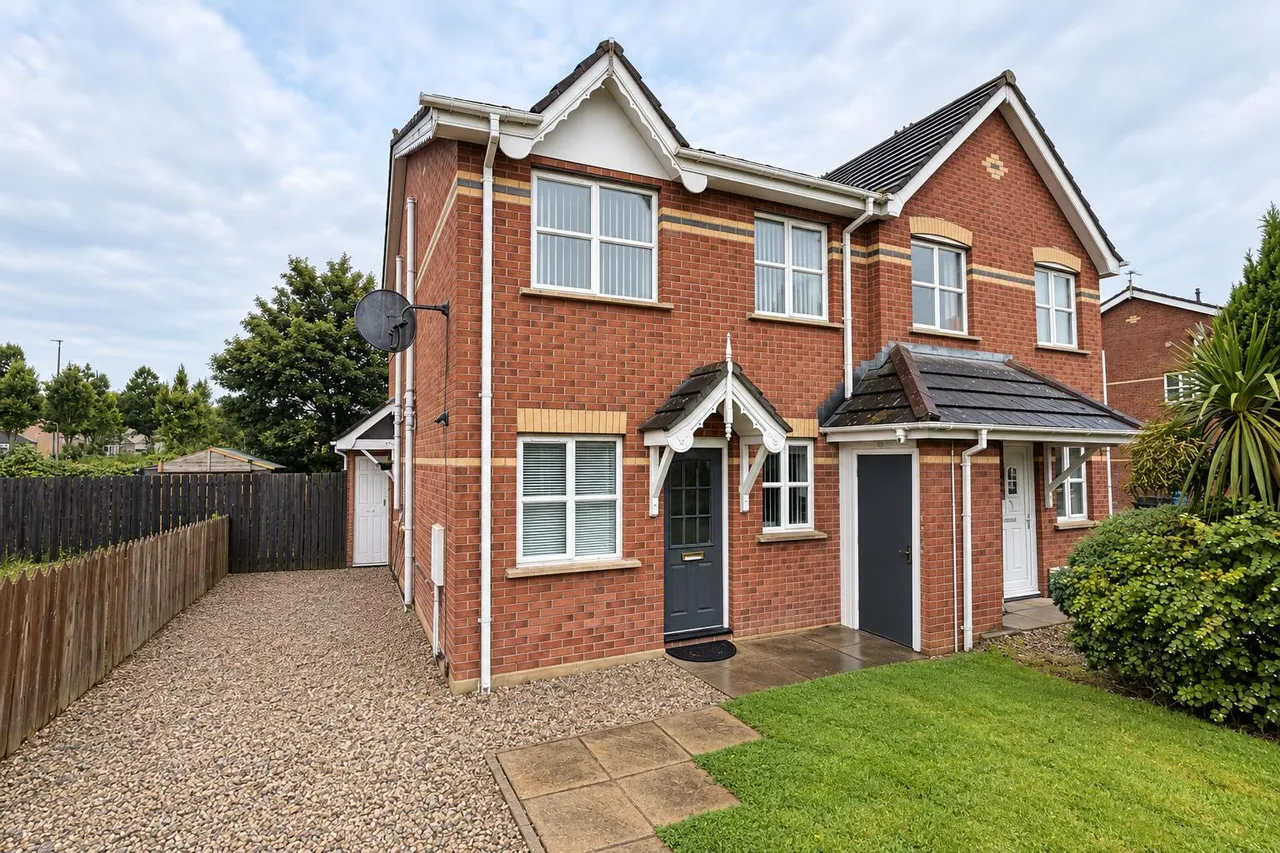 2 bed house to rent, Movilla Road, Newtownards, BT23