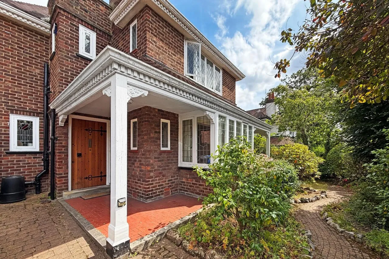 Seddon Road, Hale, Cheshire WA14 2UH, photo 34