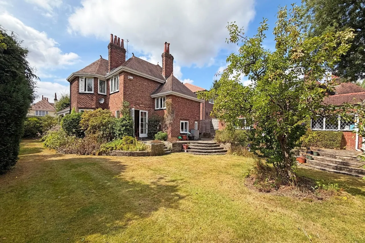 Seddon Road, Hale, Cheshire WA14 2UH, photo 26