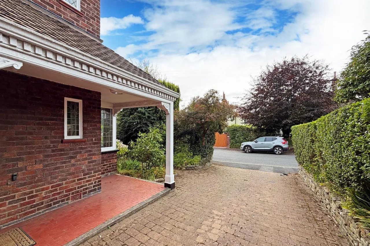 Seddon Road, Hale, Cheshire WA14 2UH, photo 35