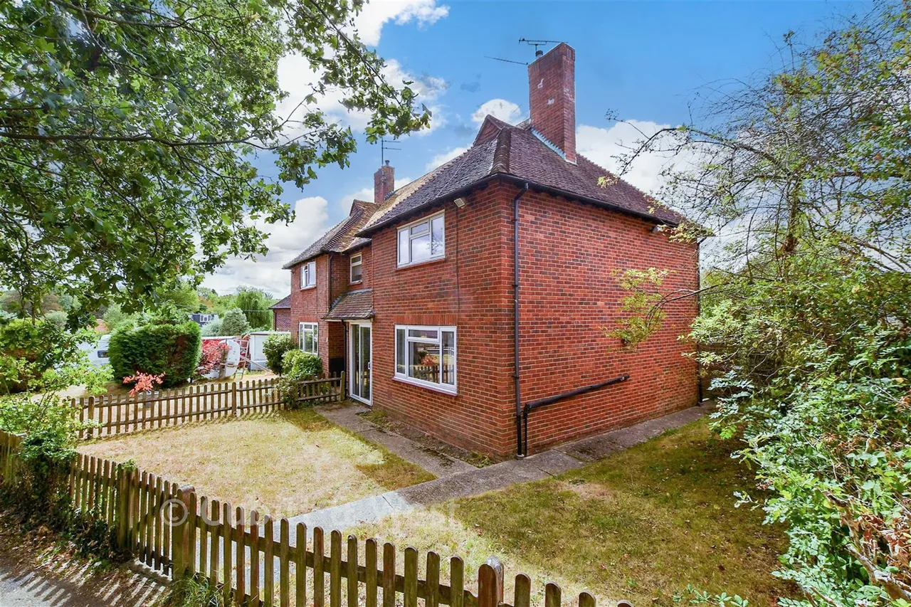 3 bed house for sale, Downhurst Road, Ewhurst, GU6