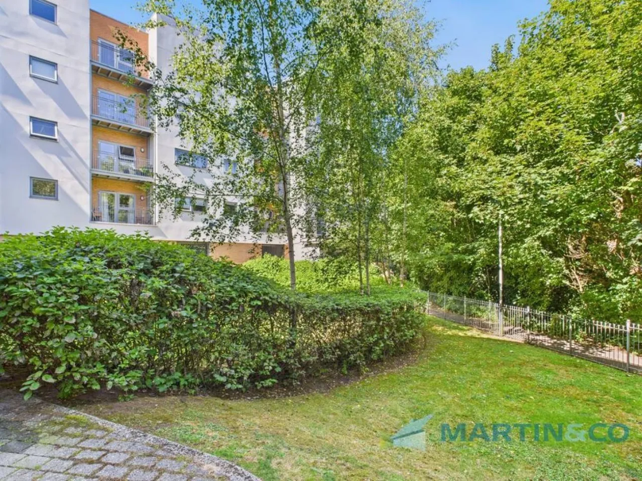 2 bed flat for sale, Sovereign Way, Tonbridge, TN9