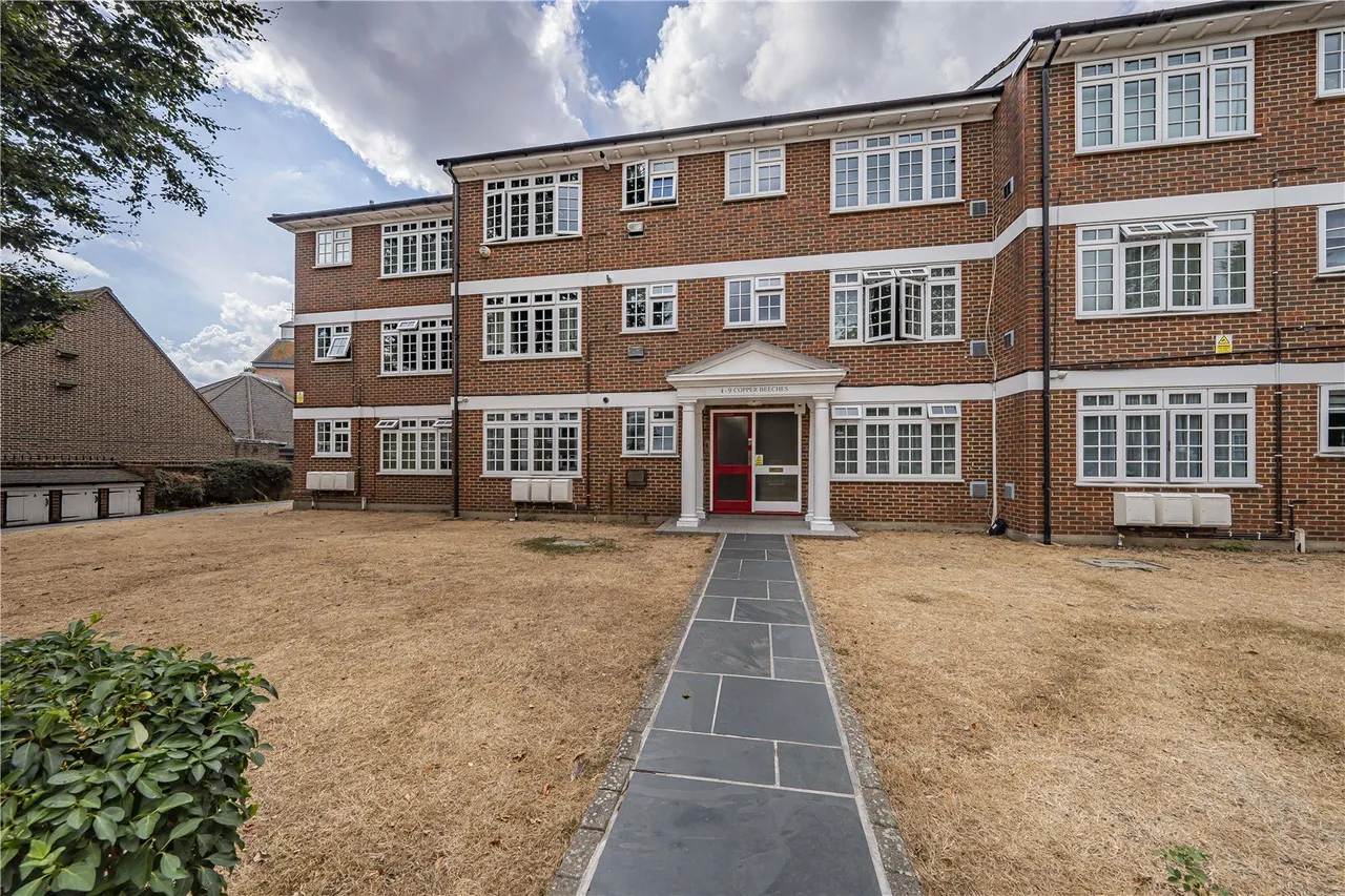 2 bed flat for sale, Witham Road, Isleworth, TW7