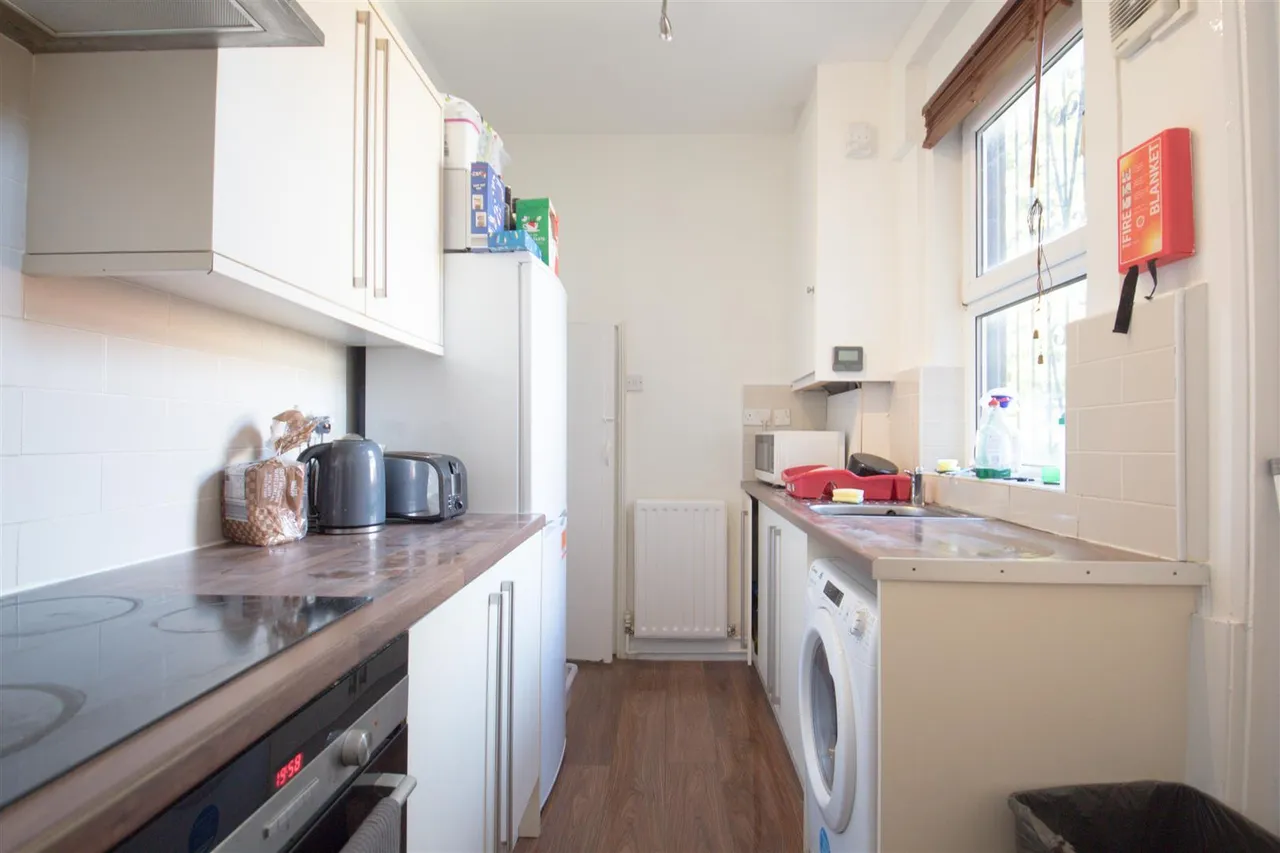 Regent Terrace, Hyde Park, LS6, photo 4