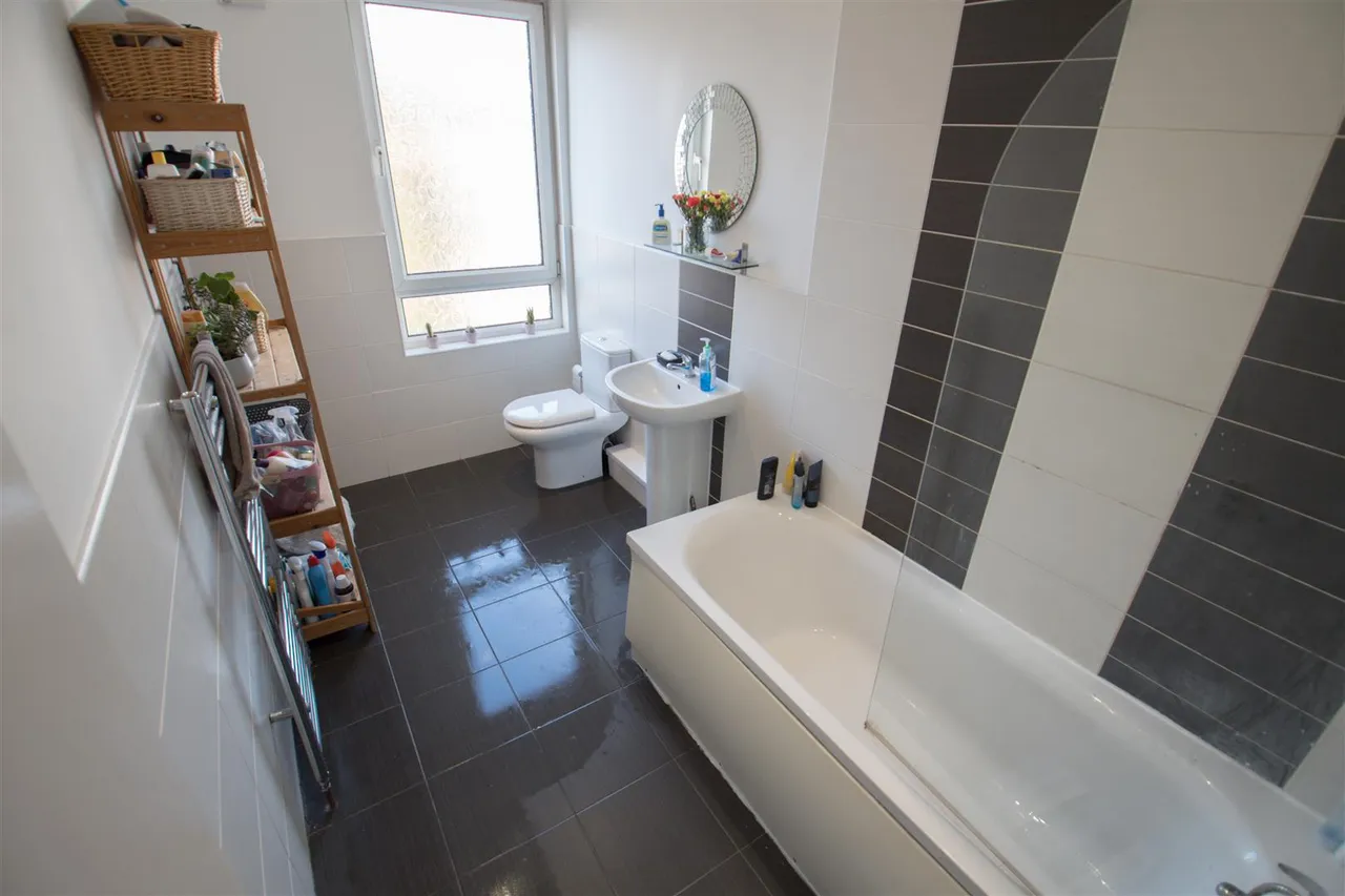 Regent Terrace, Hyde Park, LS6, photo 8