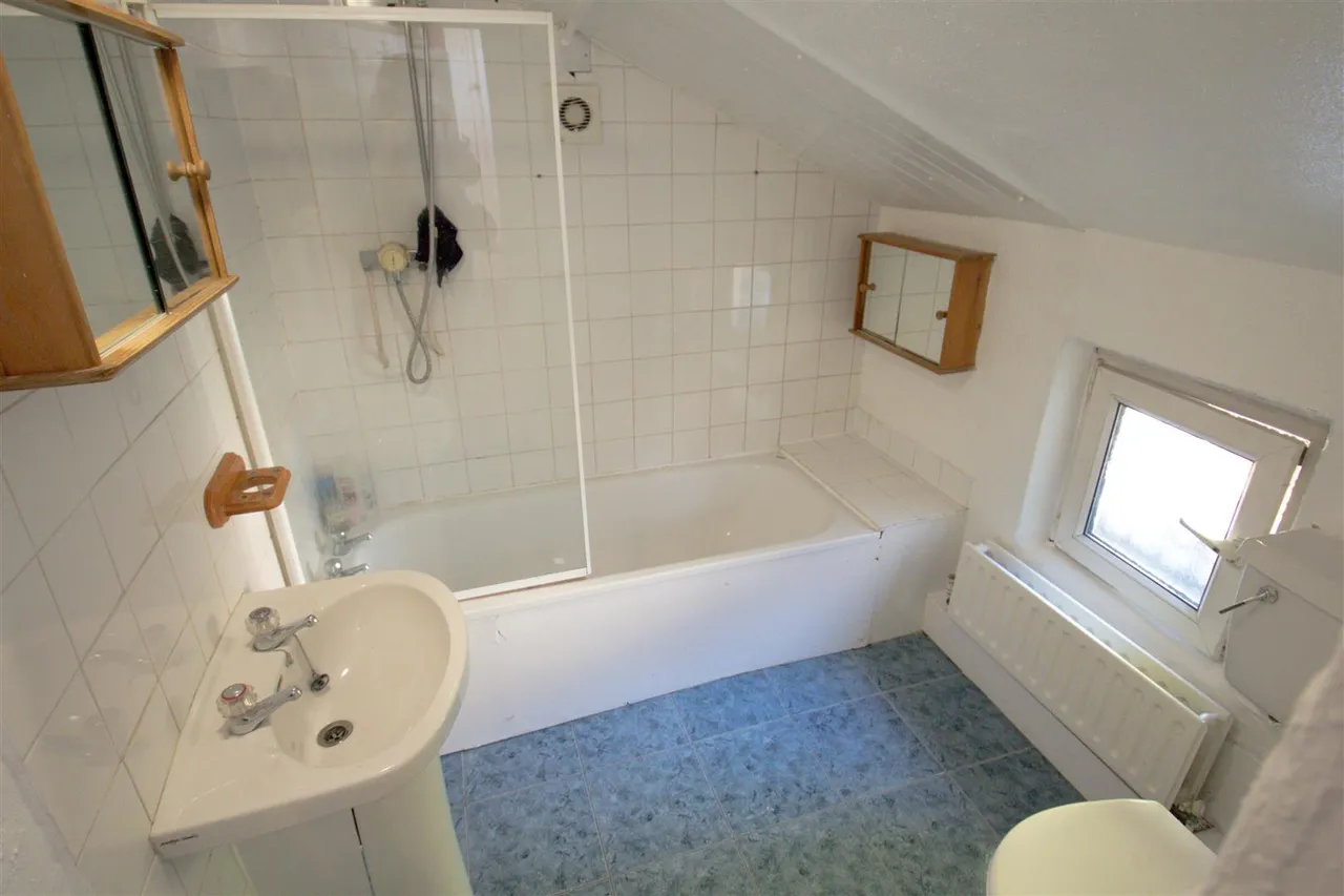 Regent Terrace, Hyde Park, LS6, photo 9