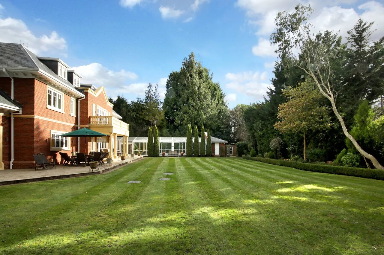 Christchurch Road, Virginia Water, GU25, photo 17