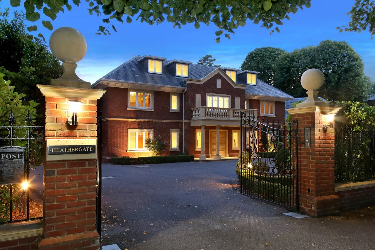Christchurch Road, Virginia Water, GU25, photo 14