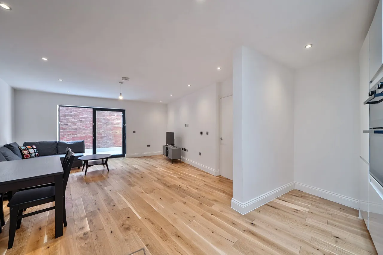 Askew Road, Shepherd's Bush, London, W12, photo 12