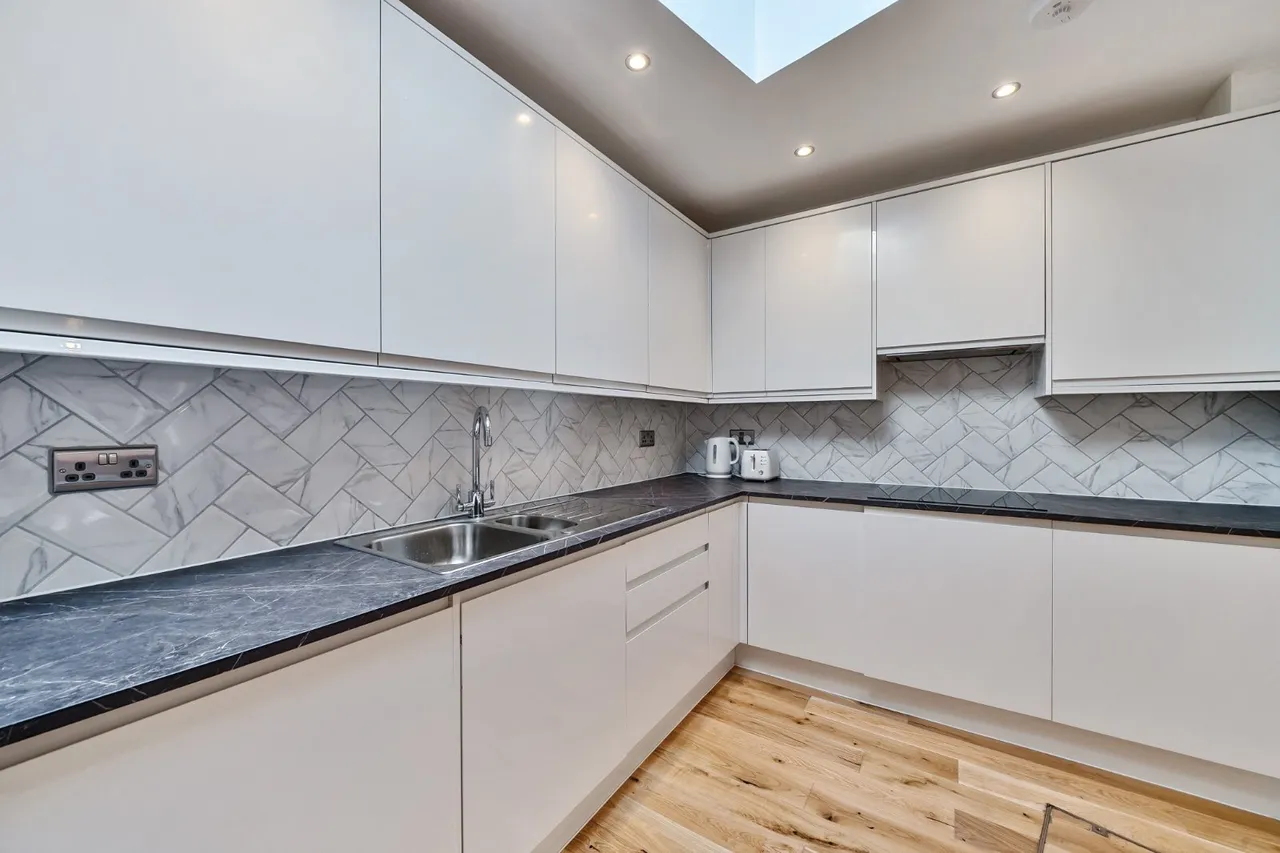 Askew Road, Shepherd's Bush, London, W12, photo 10