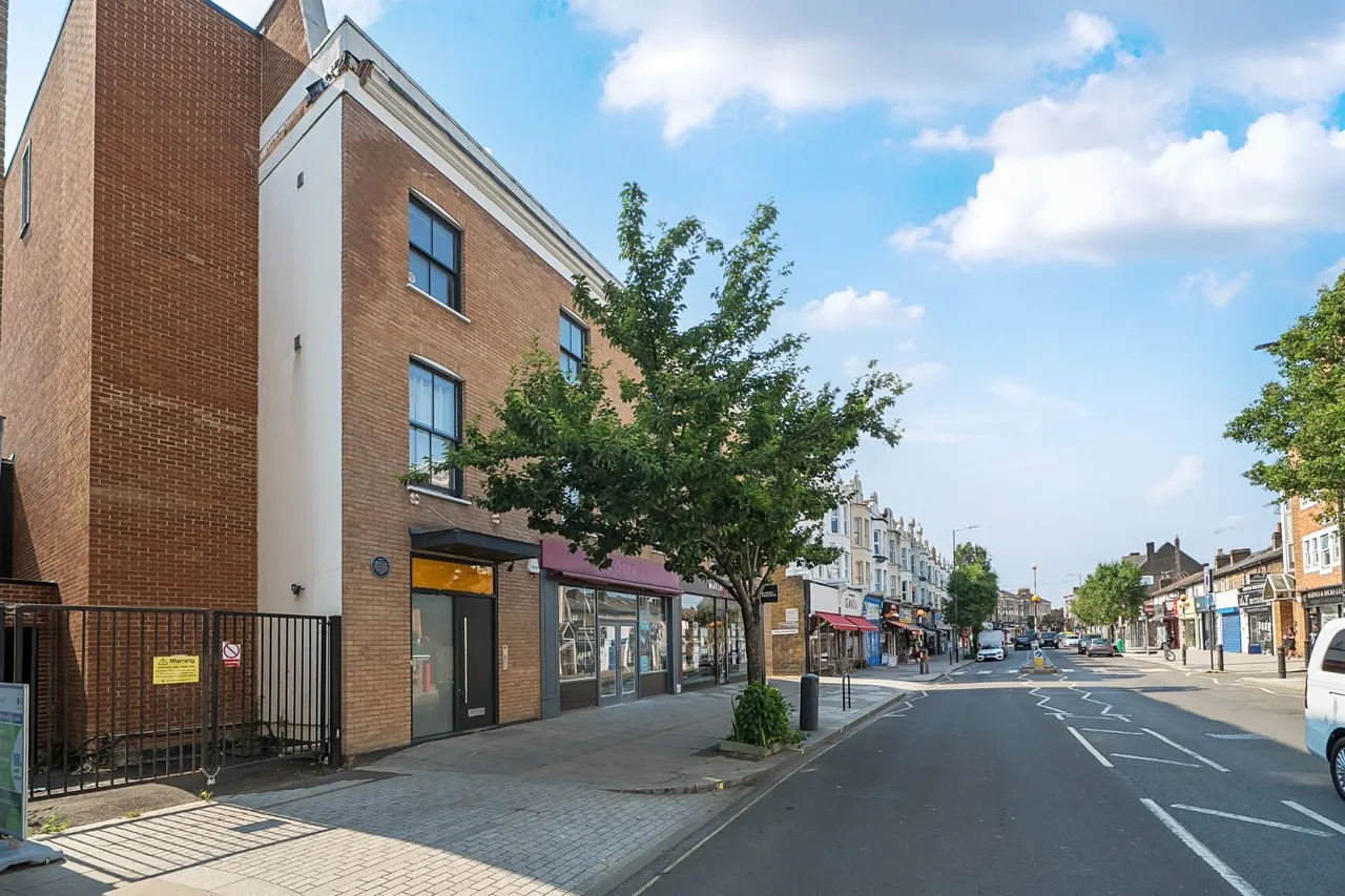 Askew Road, Shepherd's Bush, London, W12, photo 8