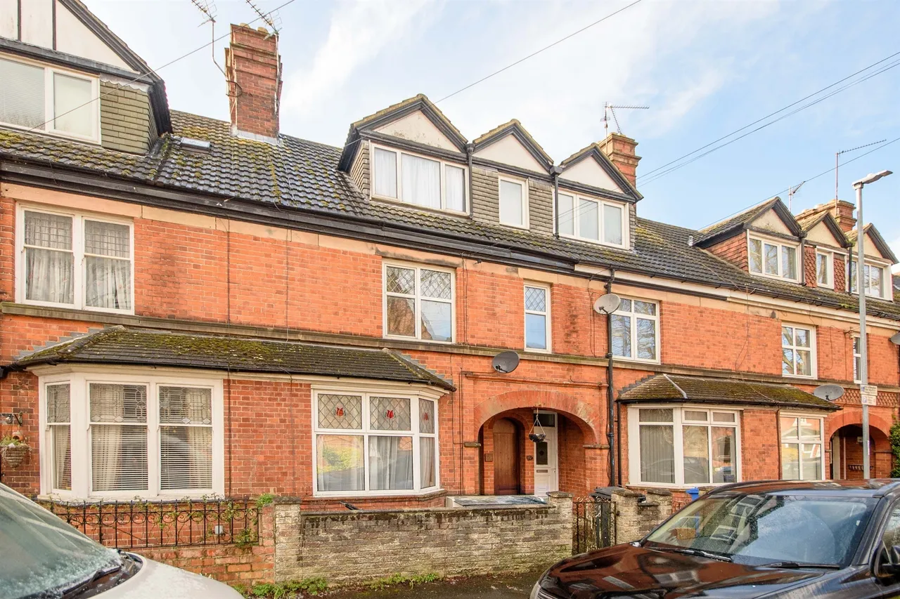 4 bed house for sale, The Grove, Kettering, NN15