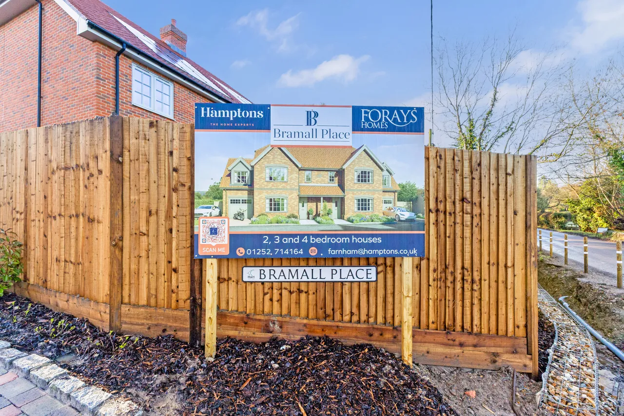 Bramall Place, Bowling Alley, GU10, photo 13