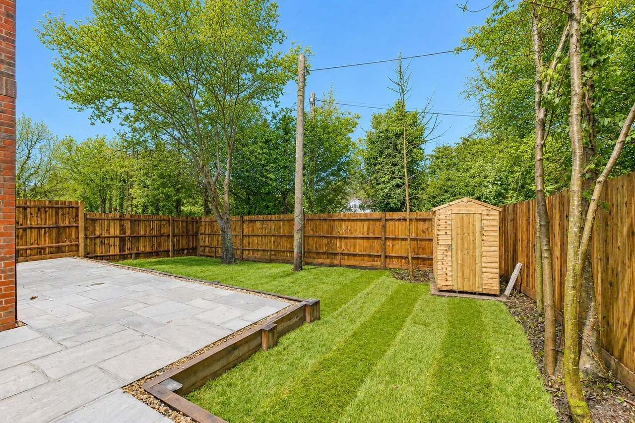 Bramall Place, Bowling Alley, GU10, photo 16