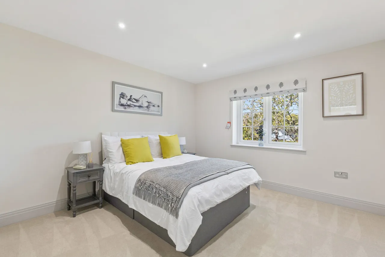 Bramall Place, Bowling Alley, GU10, photo 11