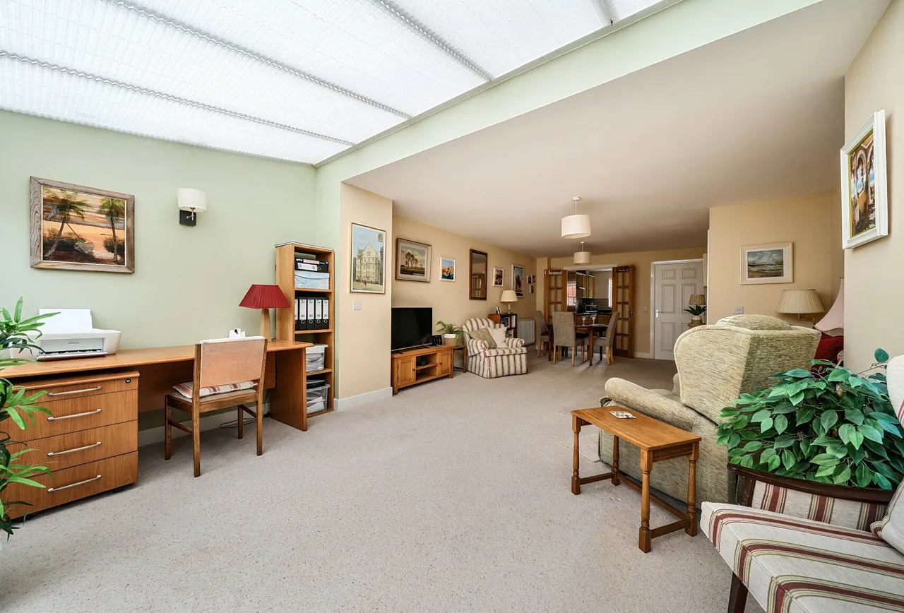Flint Close, RH6 9QE, photo 11