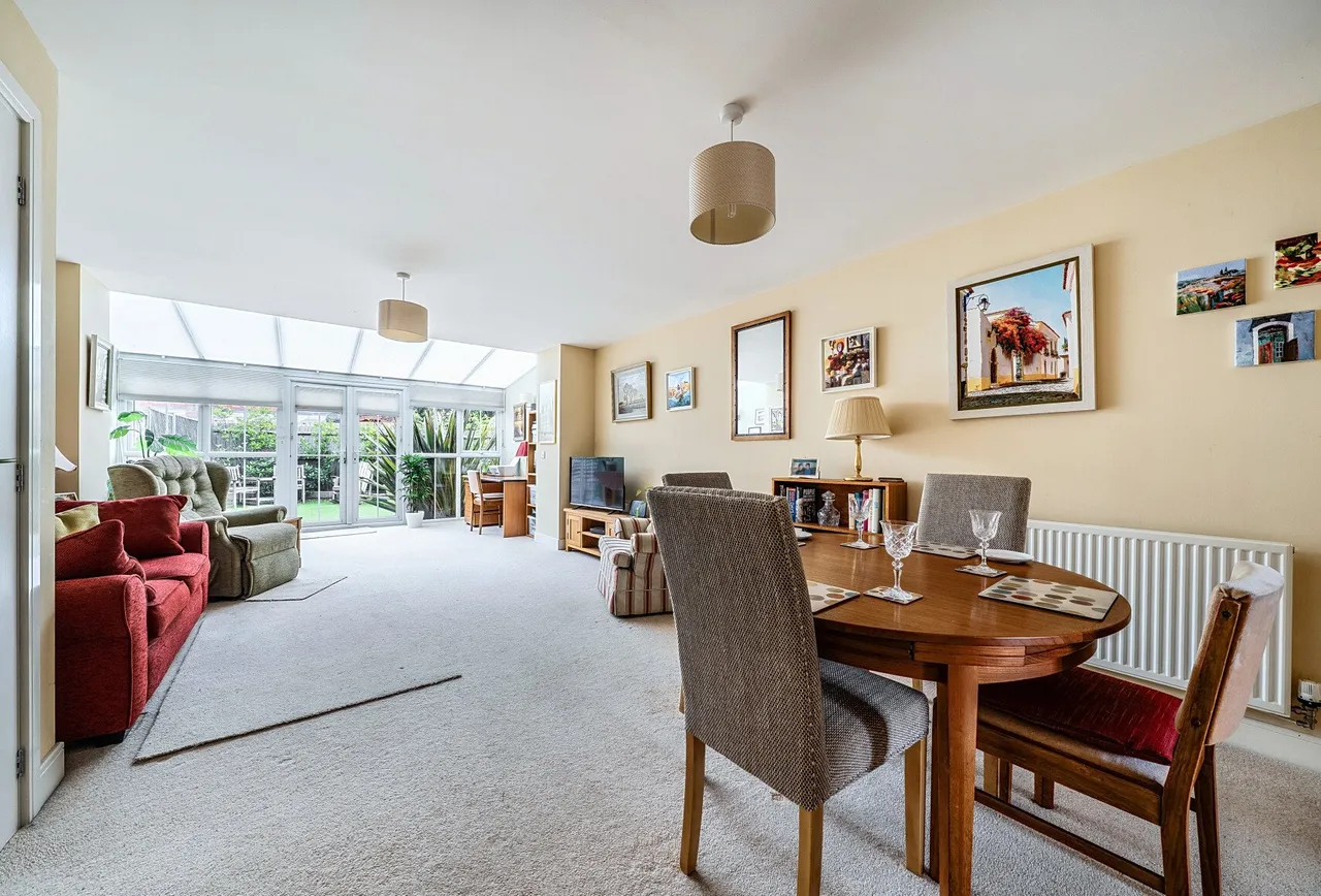 Flint Close, RH6 9QE, photo 14