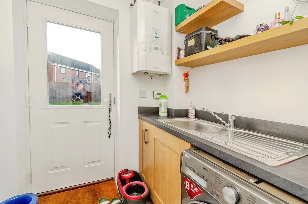 Kynance Grove, Wolverhampton, WV14, photo 6