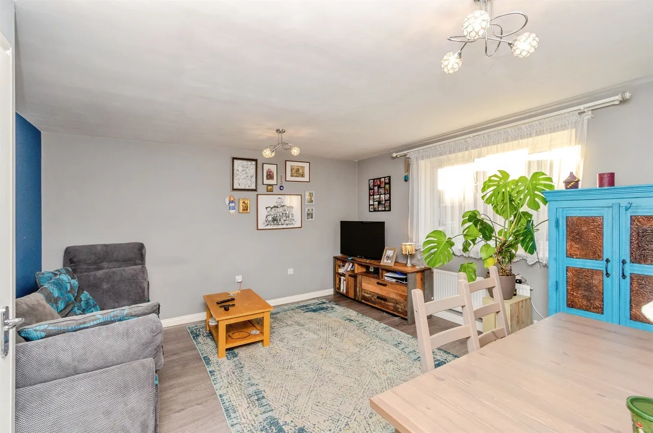 Kynance Grove, Wolverhampton, WV14, photo 3