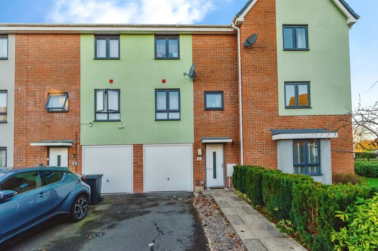 3 bed house for sale, Kynance Grove, Wolverhampton, WV14