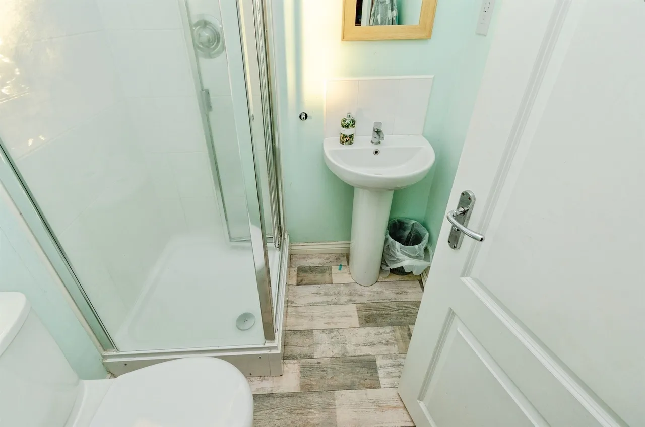 Kynance Grove, Wolverhampton, WV14, photo 13