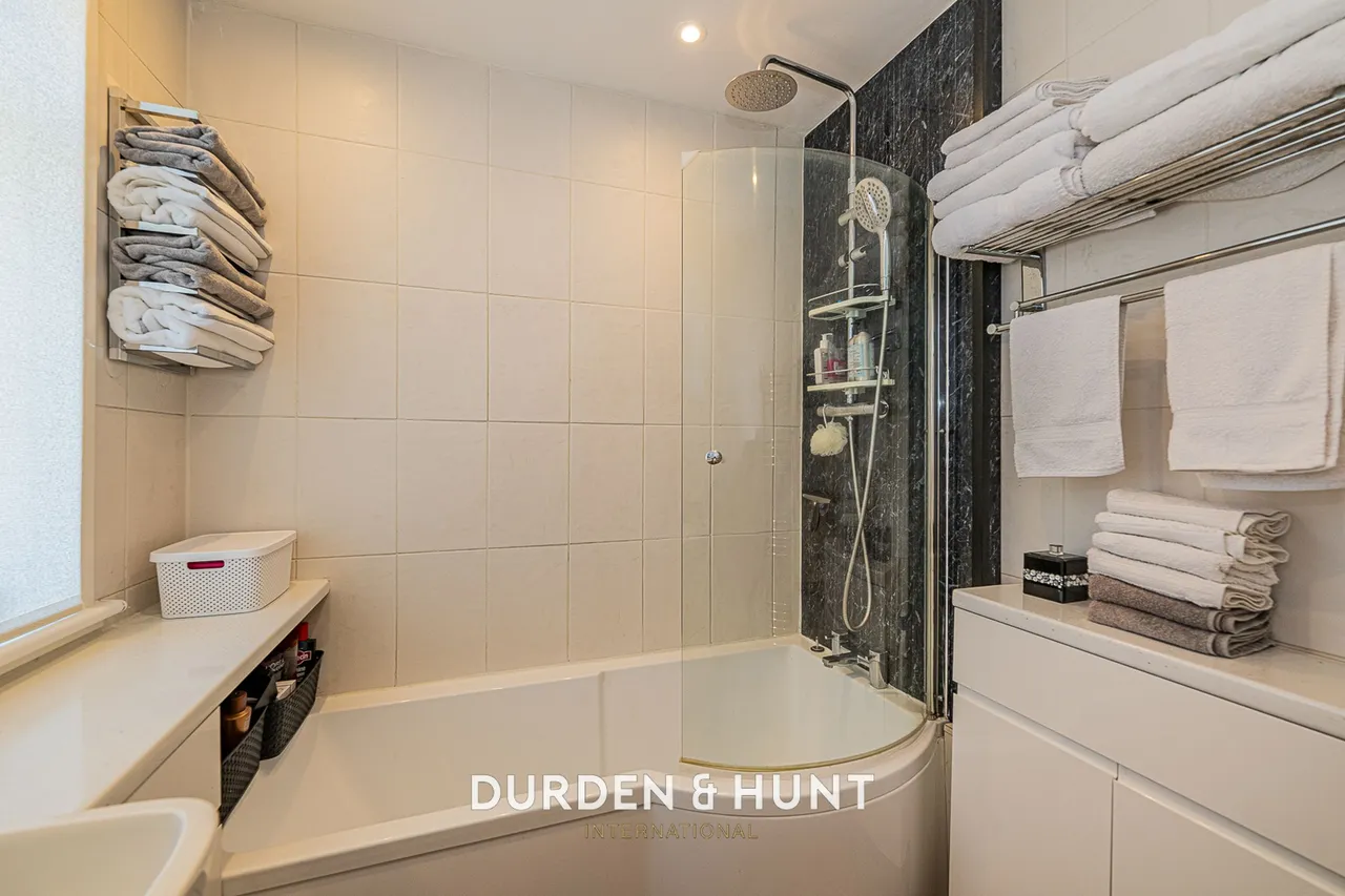Chigwell Road, Woodford Green, IG8, photo 20