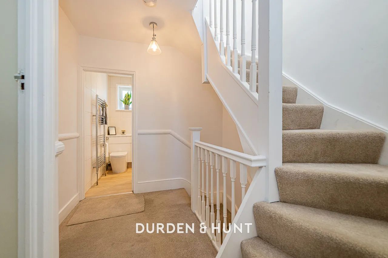 Chigwell Road, Woodford Green, IG8, photo 21