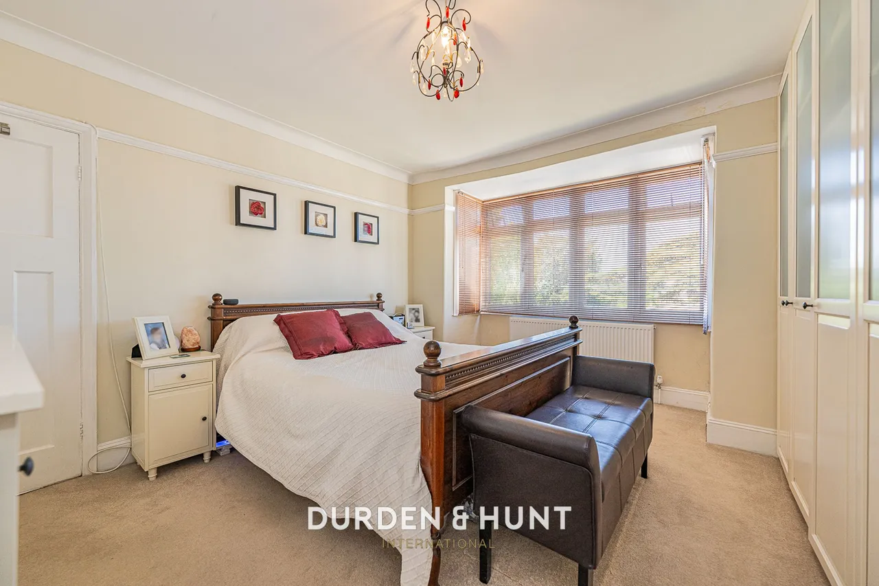 Chigwell Road, Woodford Green, IG8, photo 14