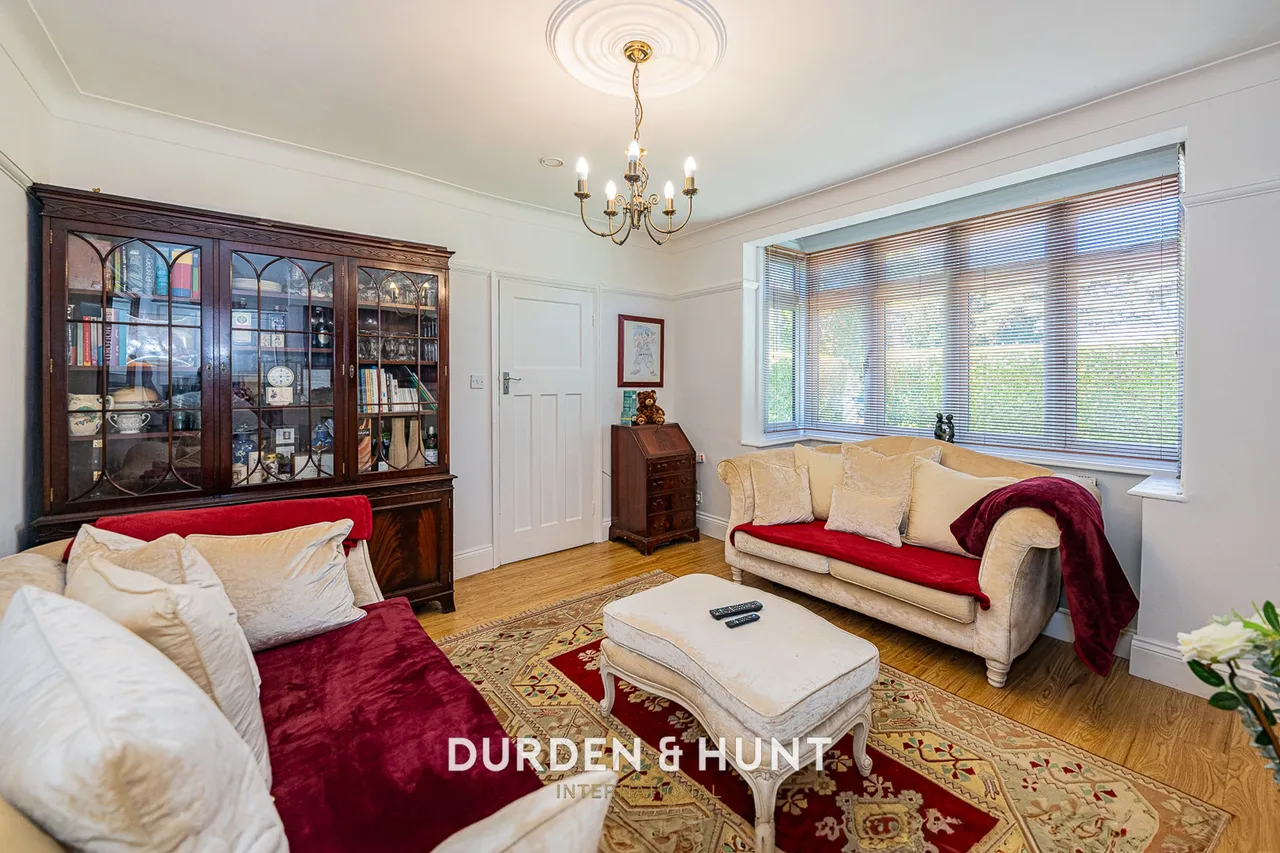 Chigwell Road, Woodford Green, IG8, photo 10
