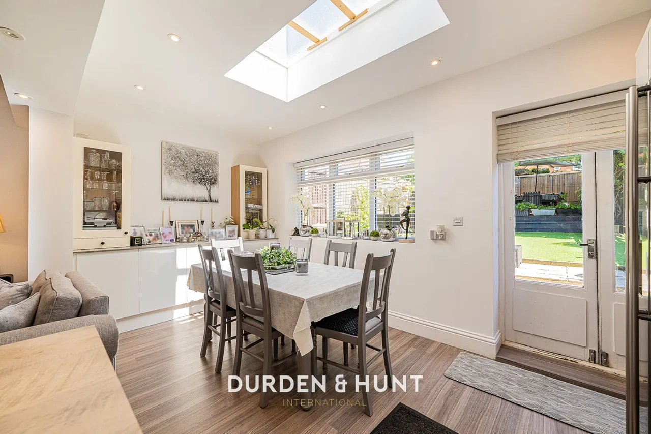Chigwell Road, Woodford Green, IG8, photo 7