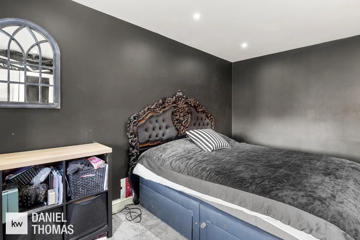 Horseshoe Close, Waltham Abbey, EN9, photo 15