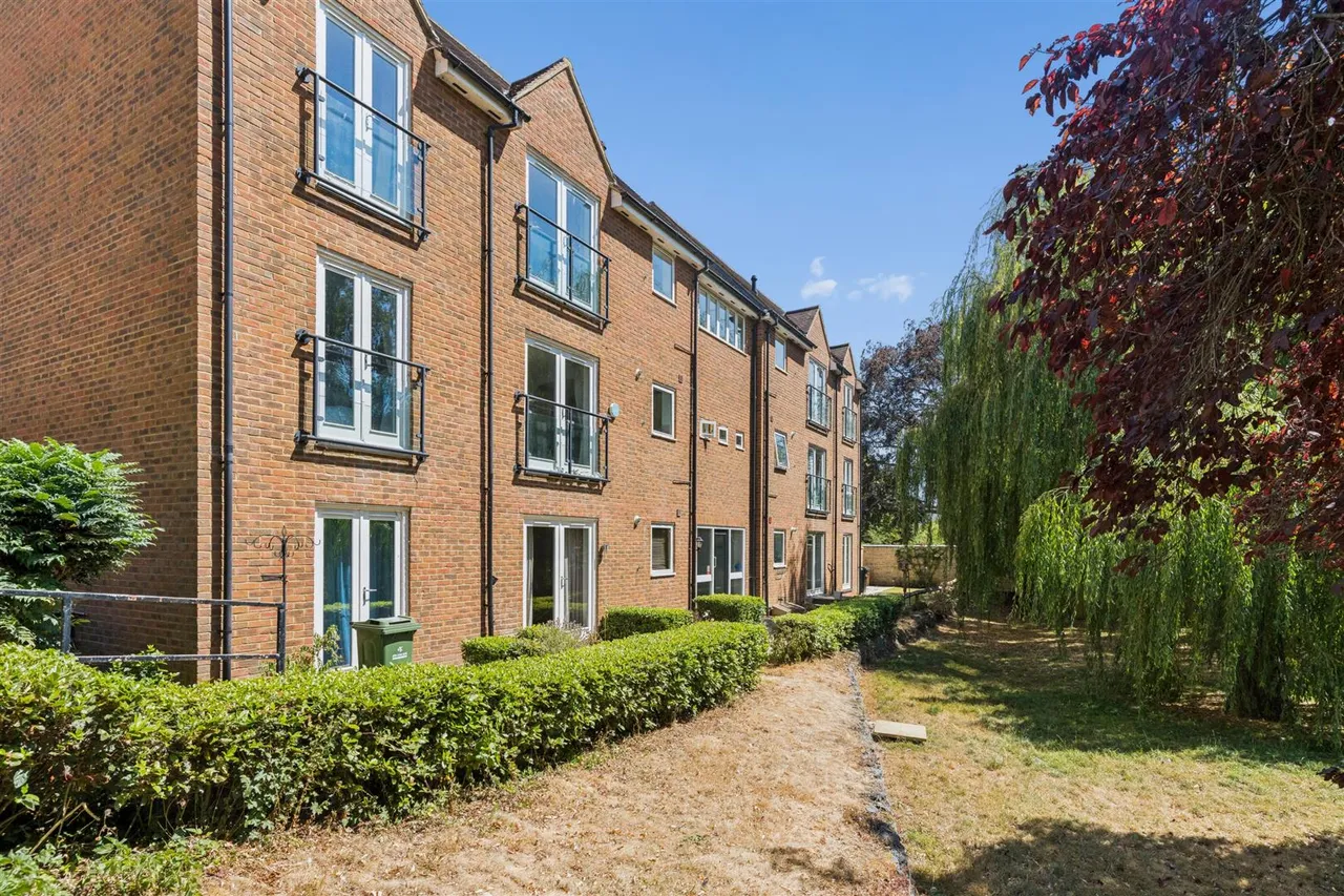 2 bed flat for sale, Wagstaff Way, Olney