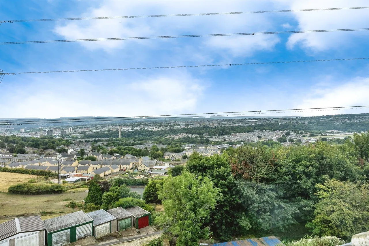 Deans Terrace, Ploughcroft Lane, Halifax, photo 9