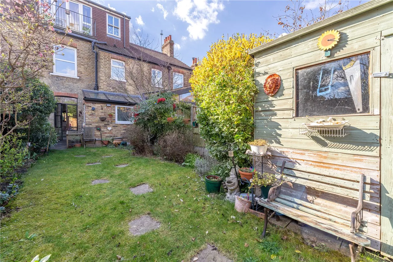 Percy Road, Hampton, TW12 2JW, photo 13