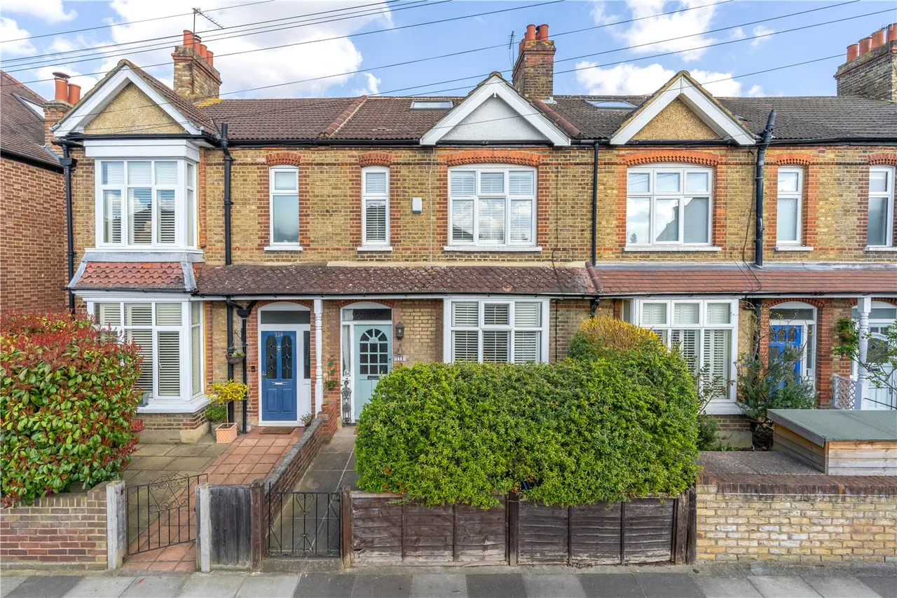 4 bed house for sale — Percy Road, Hampton, TW12 2JW