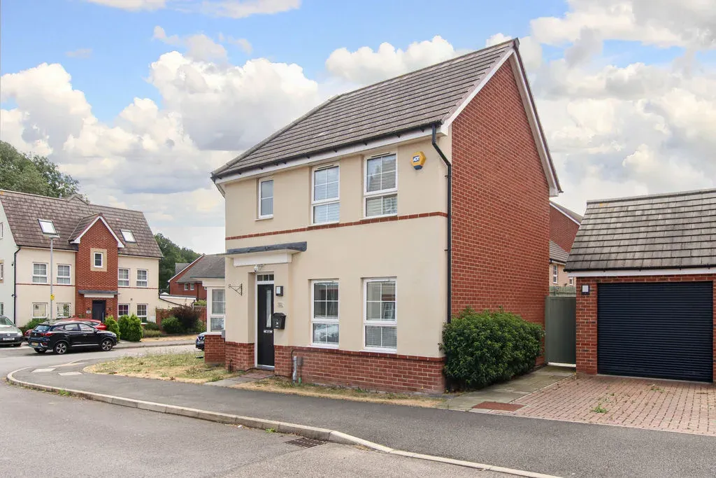 Burgundy Drive, Hemel Hempstead, Hertfordshire, HP2 7DB, photo 17
