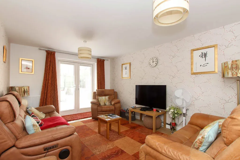 Burgundy Drive, Hemel Hempstead, Hertfordshire, HP2 7DB, photo 3