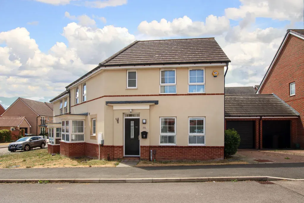 3 bed house for sale — Burgundy Drive, Hemel Hempstead, Hertfordshire, HP2 7DB