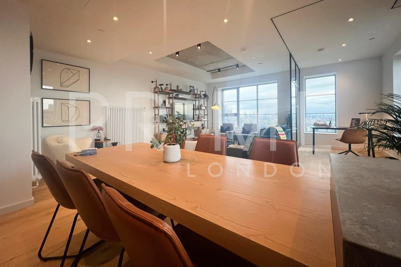 2 bed flat for sale, Orchard Place, London City Island, E14
