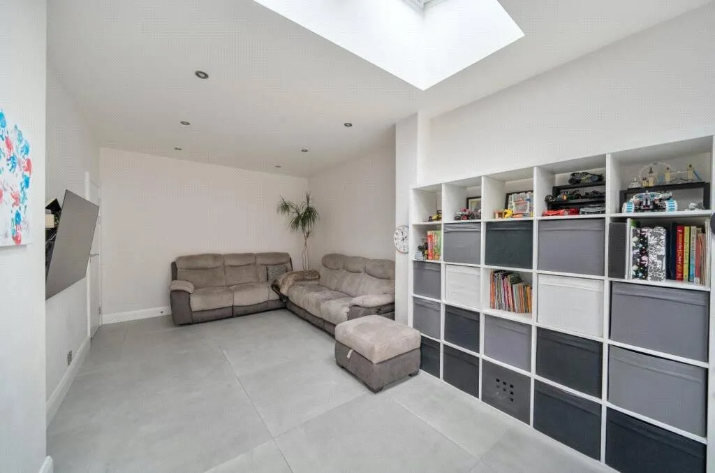 Carlyon Avenue, Harrow, HA2, photo 17