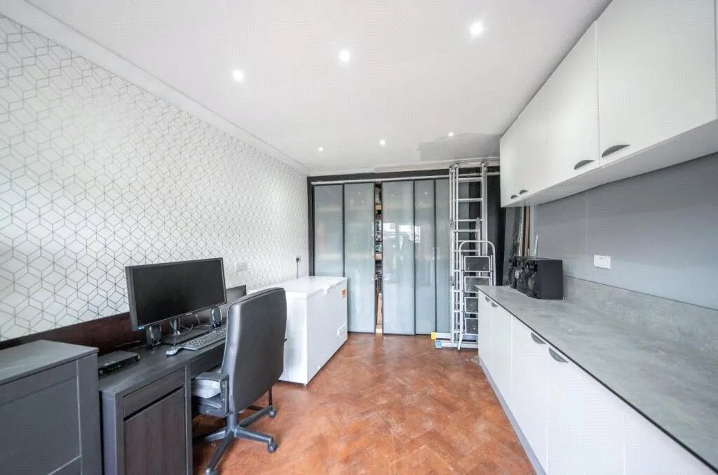 Carlyon Avenue, Harrow, HA2, photo 18