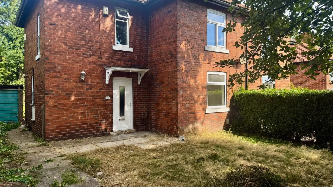 3 bed house to rent — Castle Mount, Dewsbury