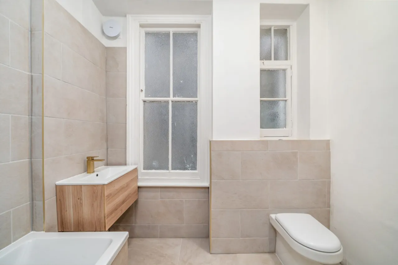 Sutton Court, Fauconberg Road, photo 7