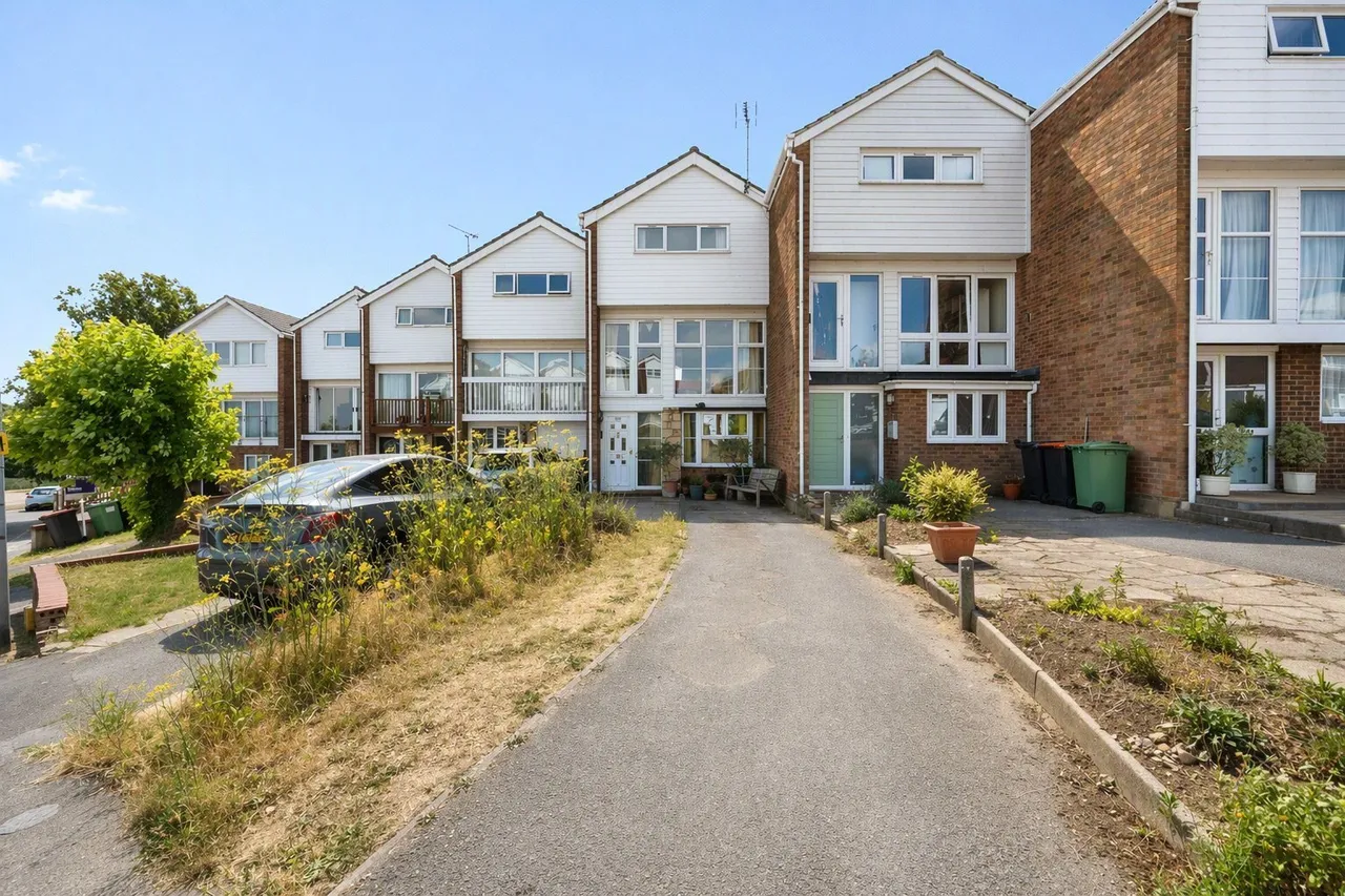 4 bed house for sale — Bideford Green, Leighton Buzzard, Bedfordshire, LU7