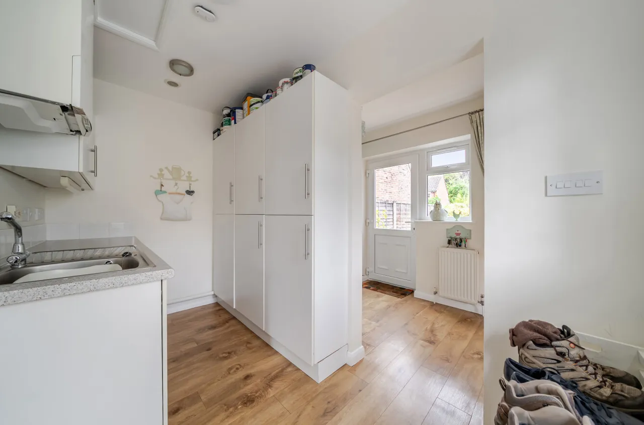 Yew Tree Road, Witley, GU8, photo 14