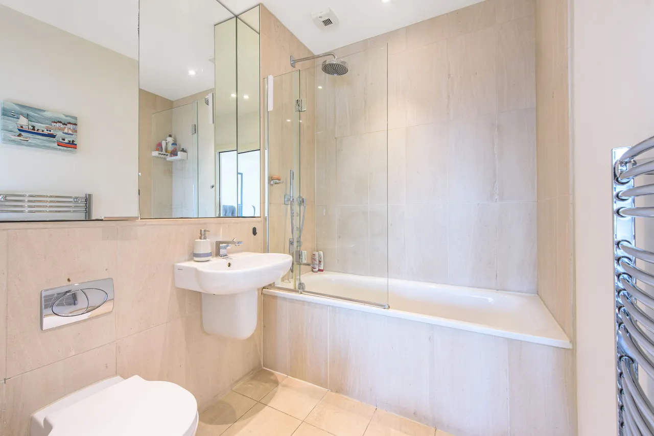 314 Alfred Court, 53 Fortune Green Road, London, photo 10