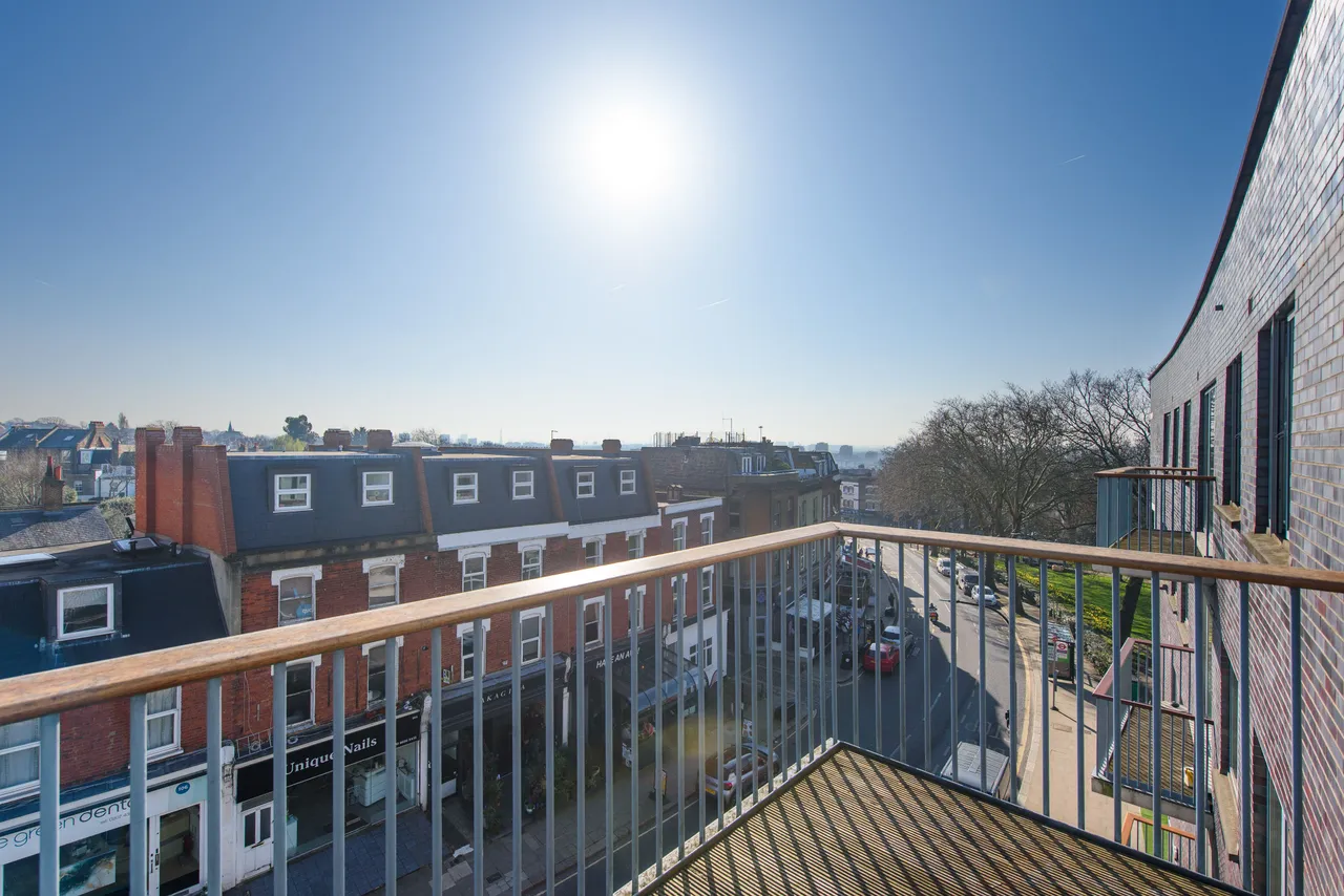 314 Alfred Court, 53 Fortune Green Road, London, photo 9